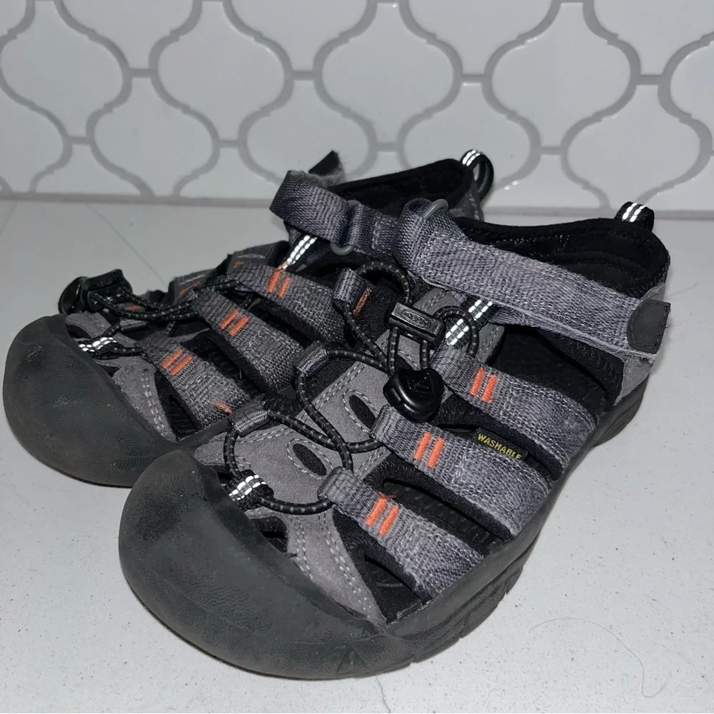 Keen Newport Waterproof Youth Size 2 Sport Sandals Grey-see description